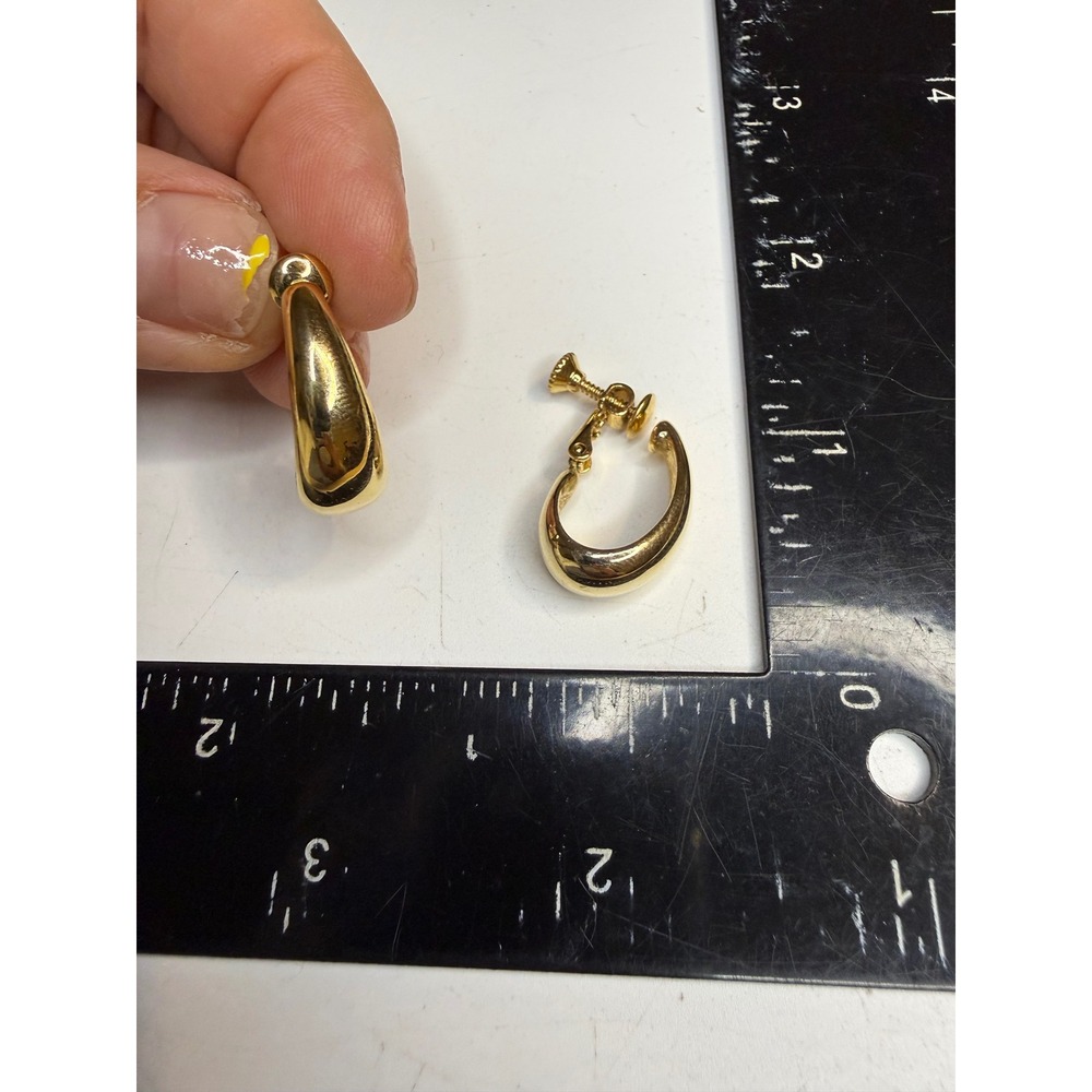 Napier Gold Tone Hoop Earrings Screw Back Polished Classic Jewelry